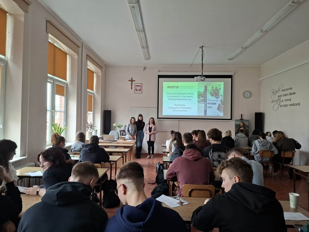 Spotkanie w I LO w Przeworsku: prezentacja psychologii PANS