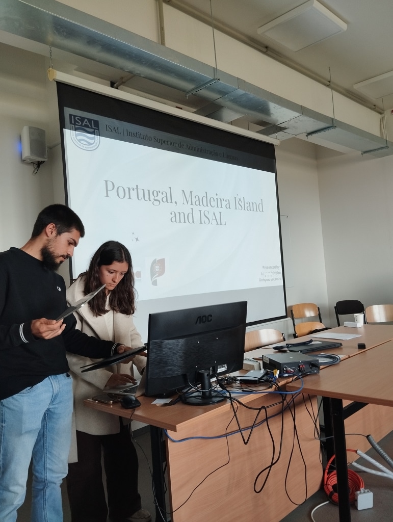 Studenci prezentują na konferencji ISAL w Portugalii