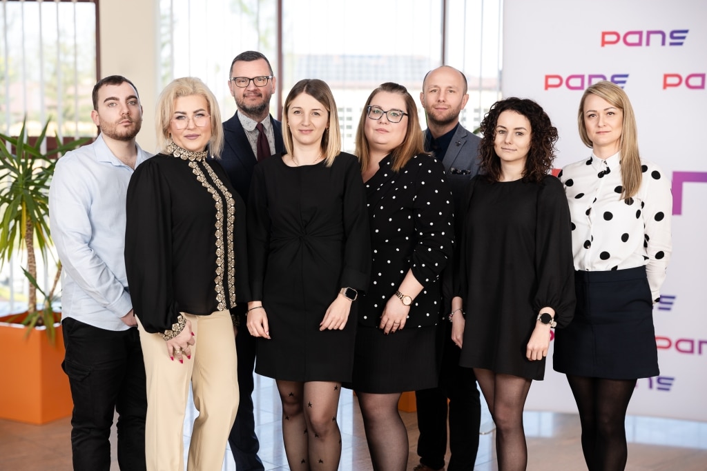Zespół PANS - grupa profesjonalistów w biurze