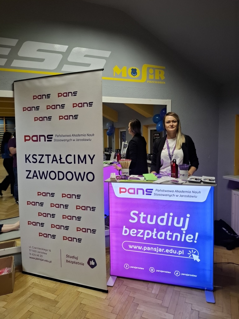 Stoisko PANS Jarosław z ofertą kształcenia zawodowego