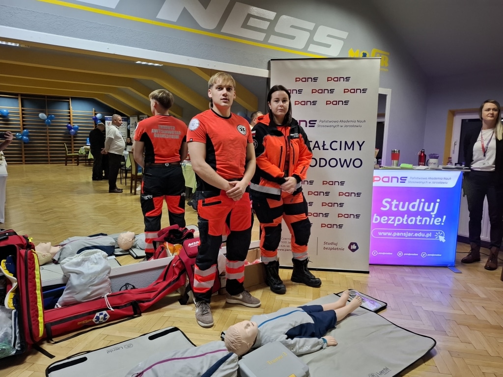 Ratownicy medyczni podczas rozgrywek MAAW SPORT w Przeworsku