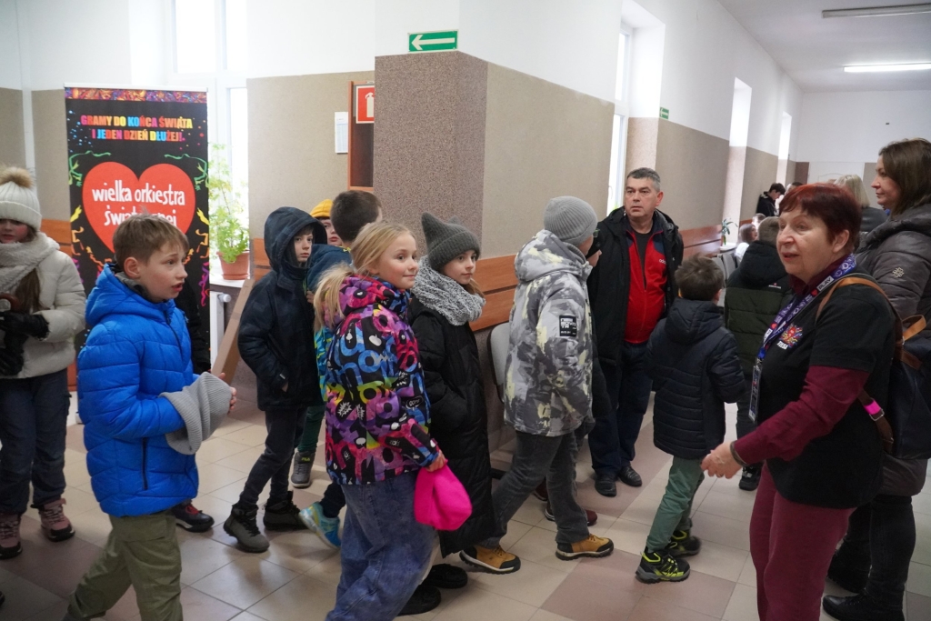 Dzieci i dorośli na WOŚP na Wydziale Ochrony Zdrowia PANS w Jarosławiu