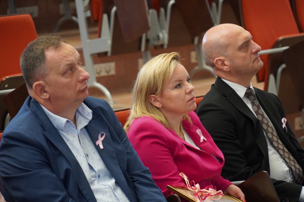 Różowy Październik – sympozjum naukowo-szkoleniowe