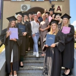 Grupa studentek pedagogiki przedszkolnej i wczesnoszkolnej po obronie prac magisterskich