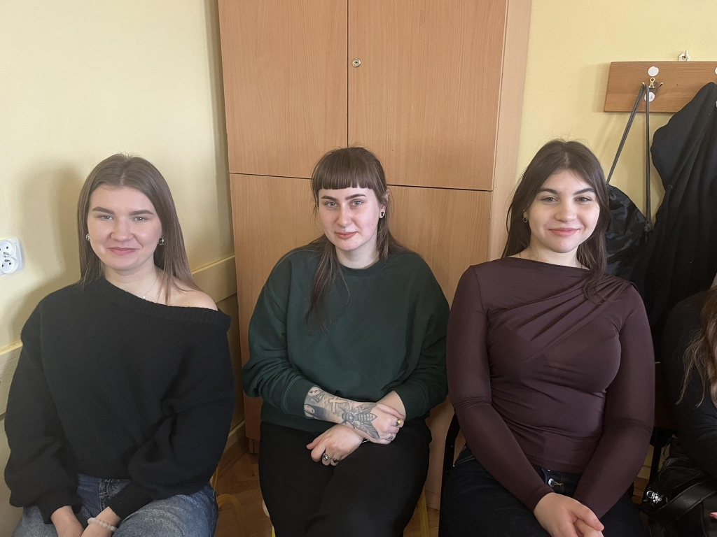 Studentki psychologii na wizycie w Szkole Podstawowej nr 1