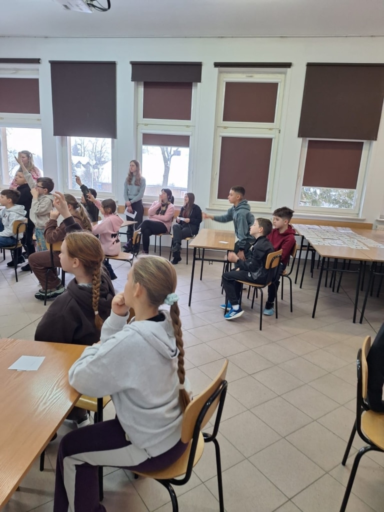 Dzieci na zajęciach Przyrodniczego Uniwersytetu Dzieci
