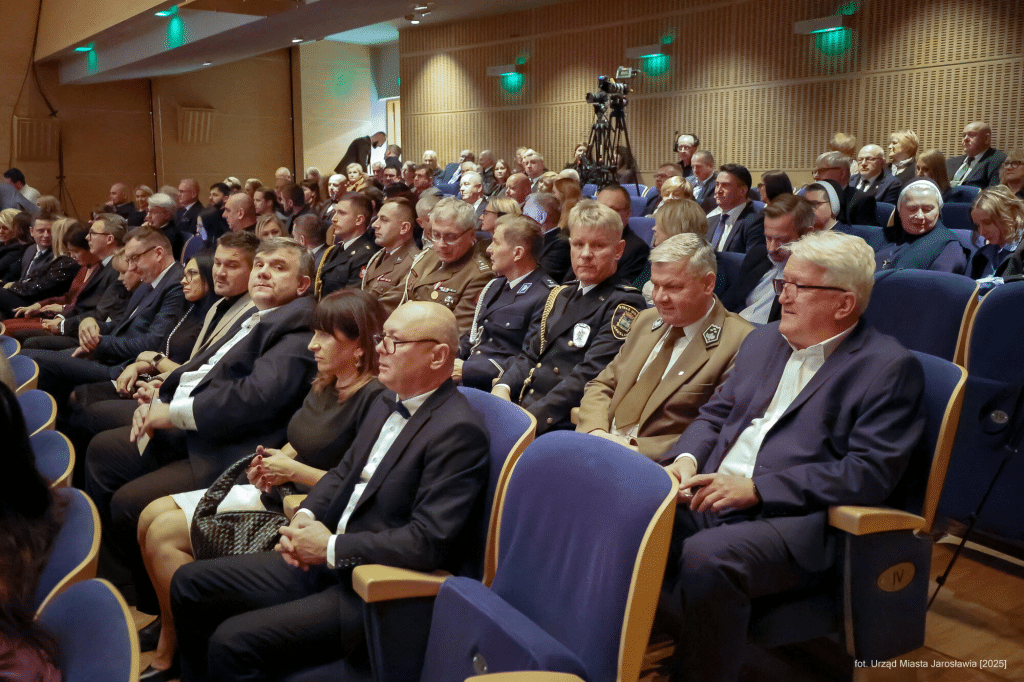 Uczestnicy gali wręczenia Nagród Burmistrza Miasta Jarosławia JAROSŁAWY 2025