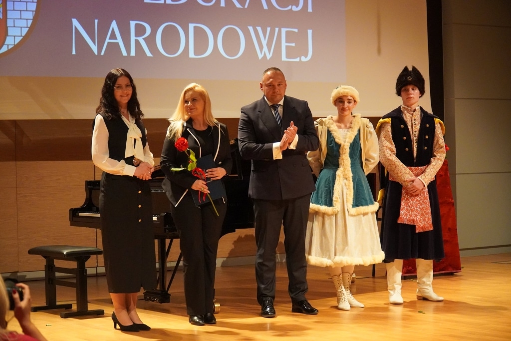 Uroczystość Dnia Edukacji Narodowej: nagrody i wystąpienia
