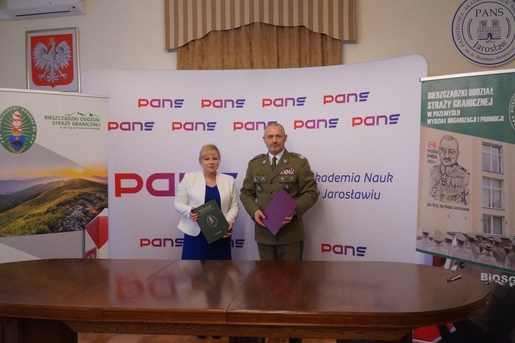 Uroczyste podpisanie porozumienia Bieszczadzkiego Oddziału Straży Granicznej w Przemyślu.