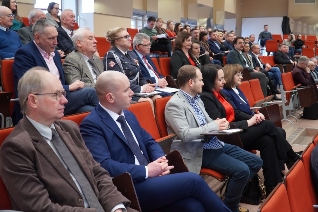 Uczestnicy VI Ogólnopolskiej Konferencji Naukowej o bezpieczeństwie informacyjnym.