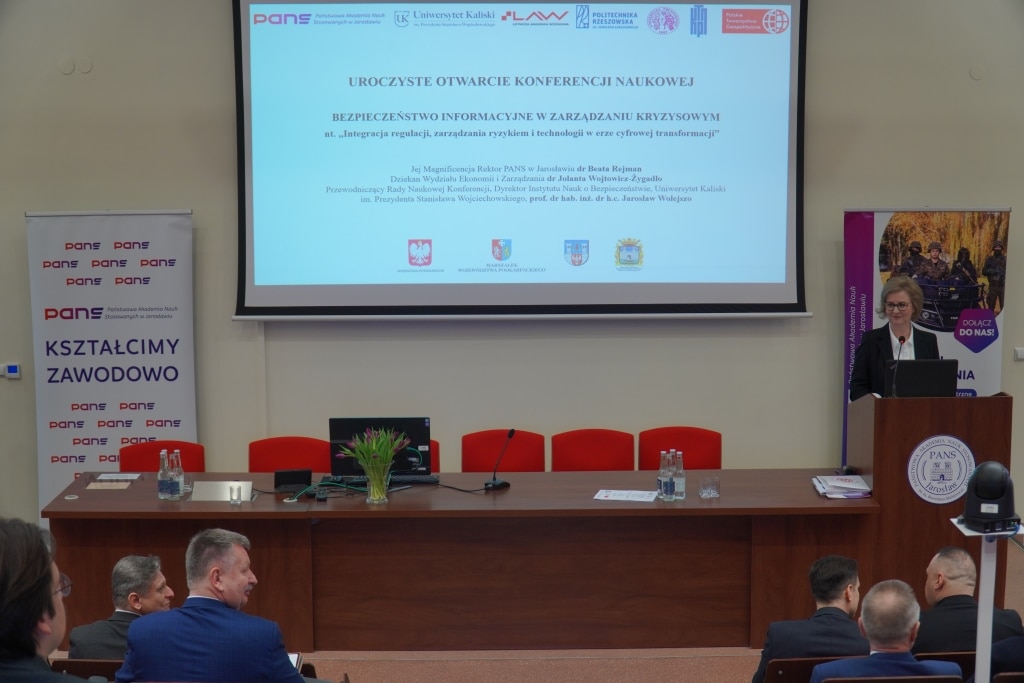 Konferencja naukowa PANS Jarosław: Bezpieczeństwo informacyjne w zarządzaniu kryzysowym