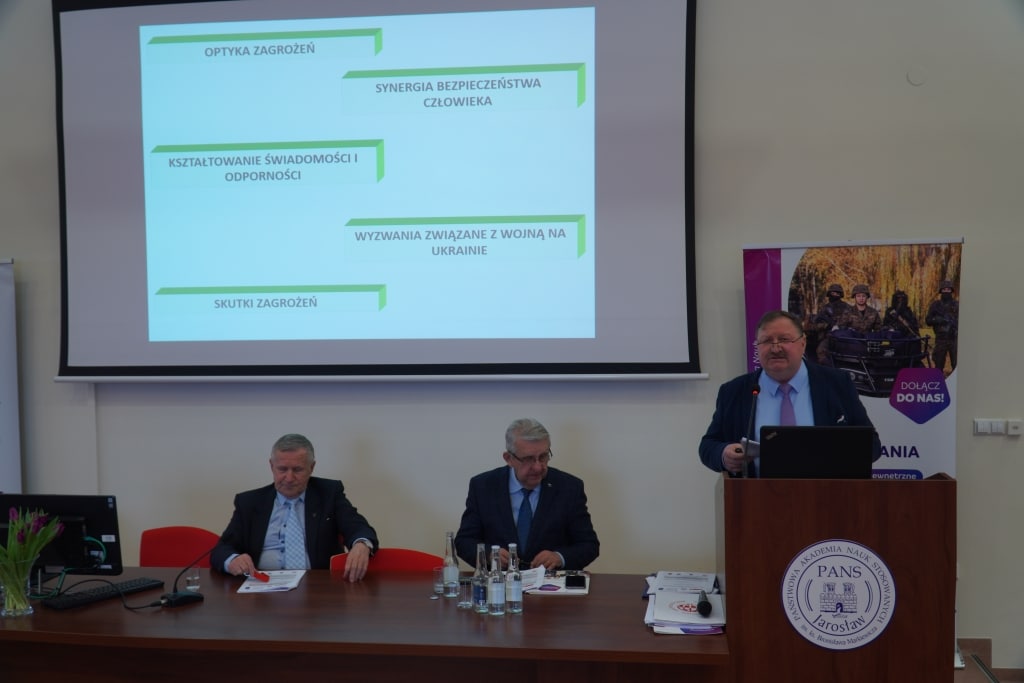 Konferencja naukowa: bezpieczeństwo informacyjne, zarządzanie ryzykiem, technologia.