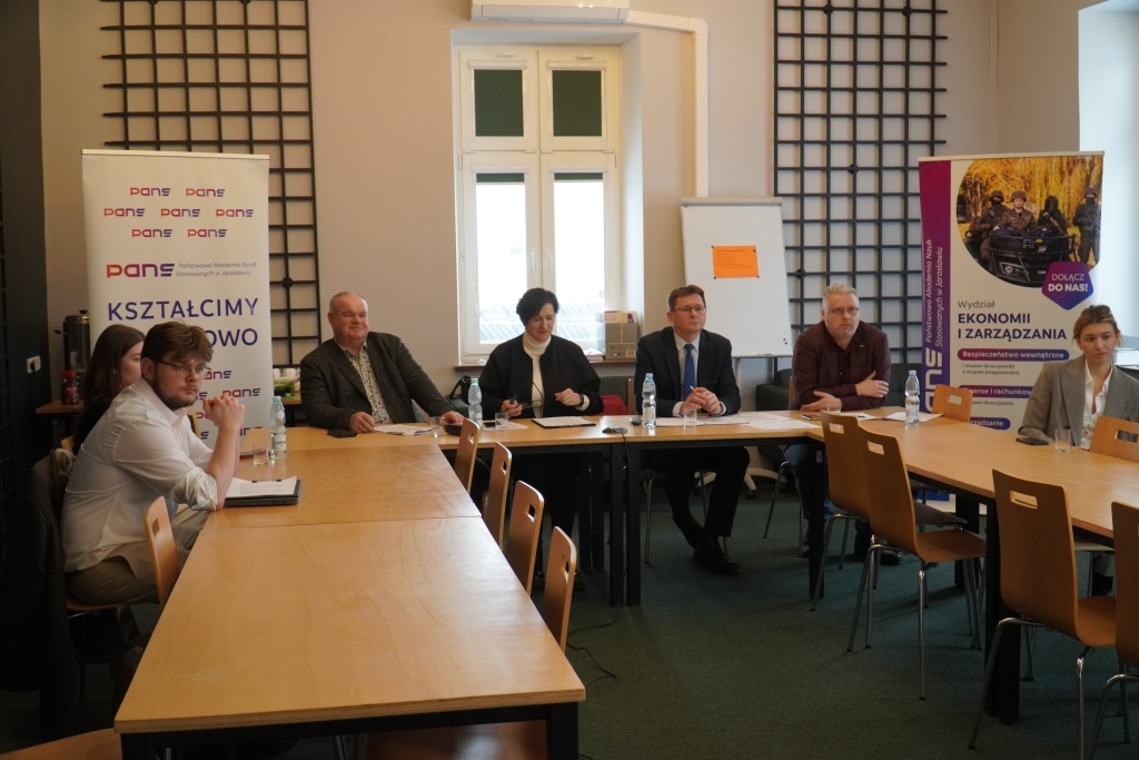 Uczestnicy VI Ogólnopolskiej Konferencji Naukowej o bezpieczeństwie informacyjnym.