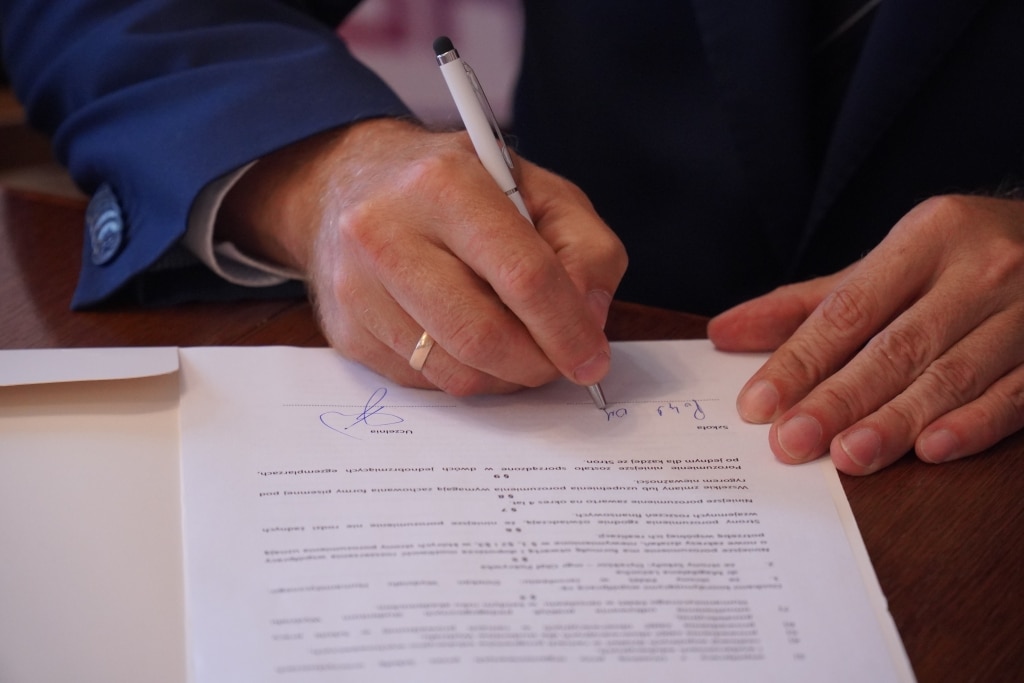 Podpisanie porozumienia o współpracy między szkołami w Jarosławiu.