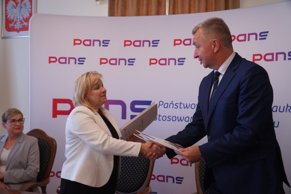 Jarosław: podpisanie porozumień o współpracy z PANS i placówkami edukacyjnymi