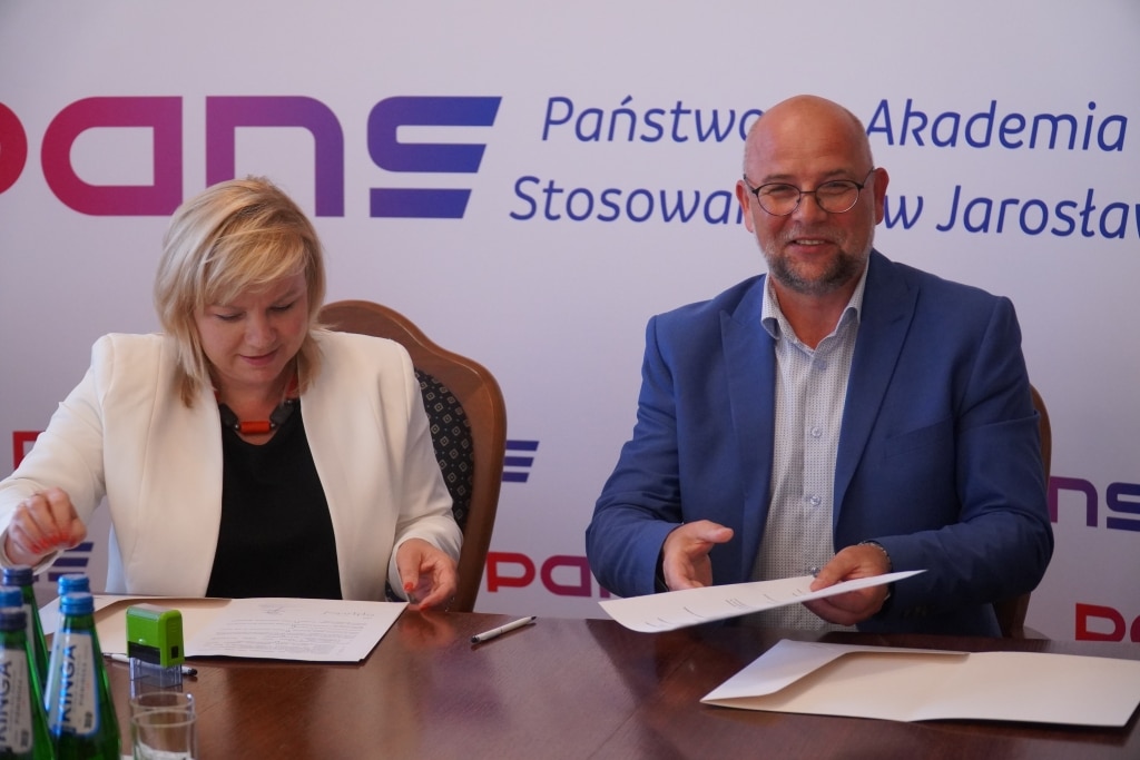 Podpisanie porozumienia o współpracy z jarosławskimi placówkami oświatowymi