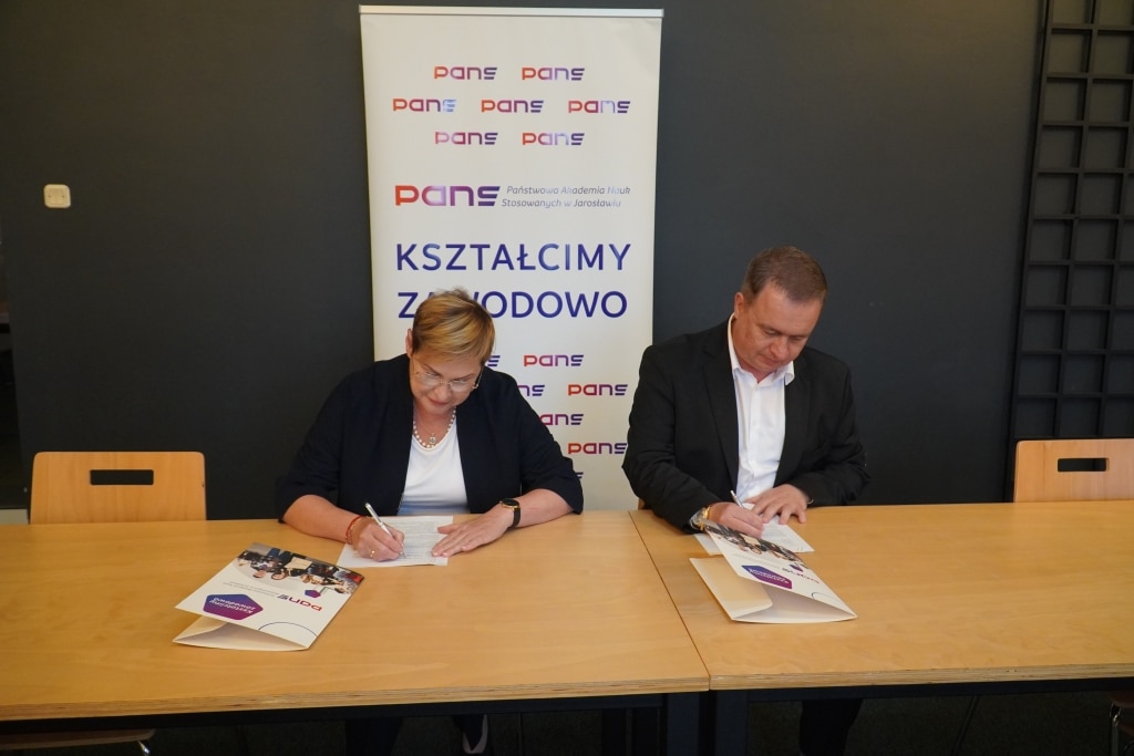 Podpisanie umów o współpracy z PANS Jarosław, Property Master i Spirit Games Studio