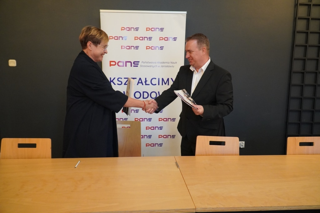 Podpisanie umów o współpracy: PANS z Property Master i Spirit Games Studio