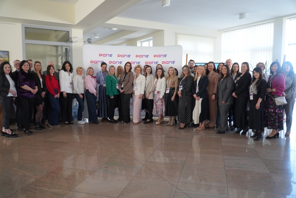 Uczestnicy konferencji naukowej „Odporność psychiczna” PANS w Gnieźnie
