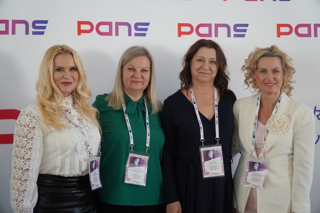 Uczestniczki konferencji naukowej „Odporność psychiczna”