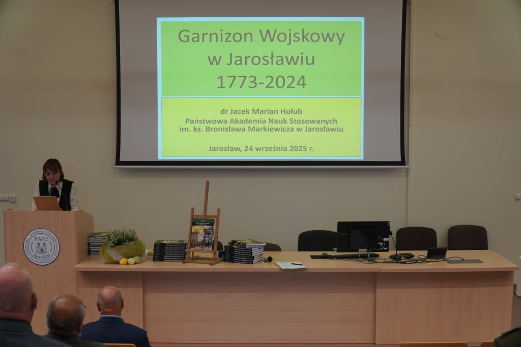 Promocja książki "Garnizon wojskowy w Jarosławiu 1773-2024" w Jarosławiu.