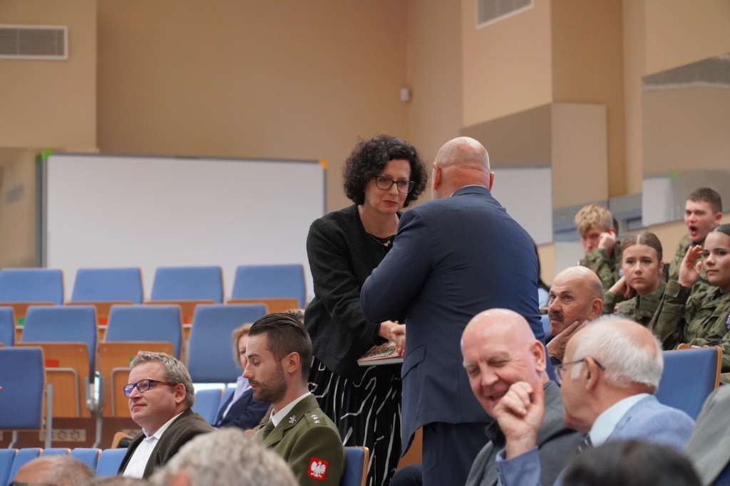 Spotkanie promujące książkę o garnizonie wojskowym w Jarosławiu.