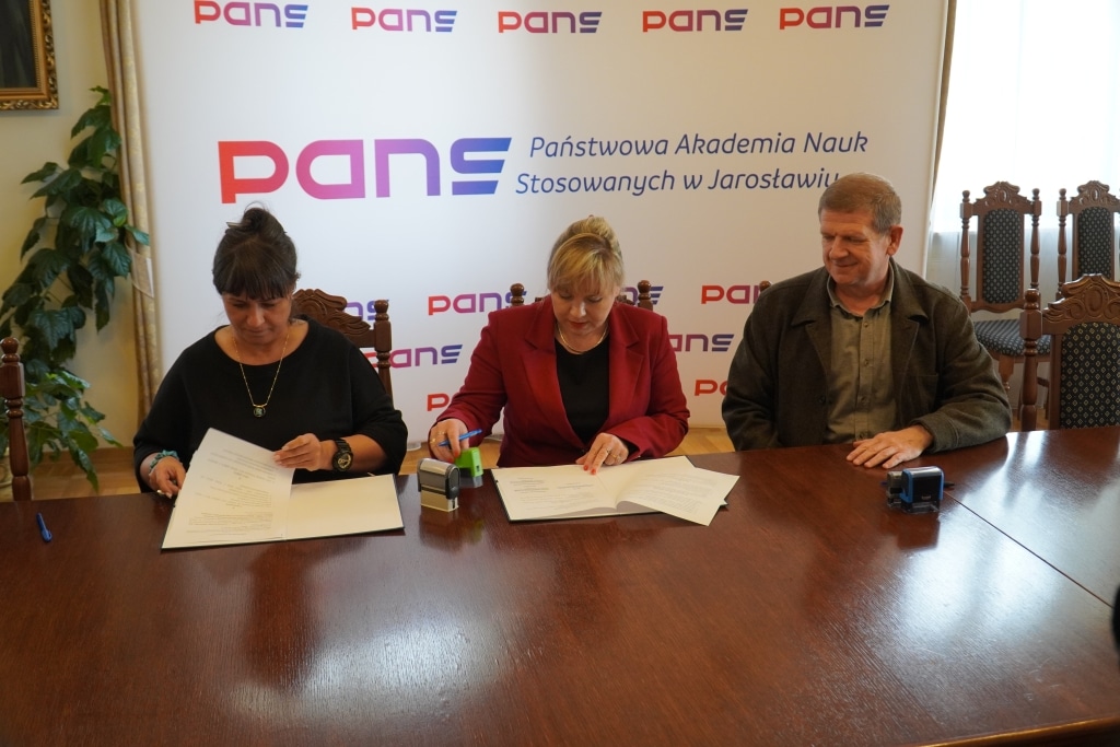 Uroczyste podpisanie porozumień o współpracy PANS w Jarosławiu.