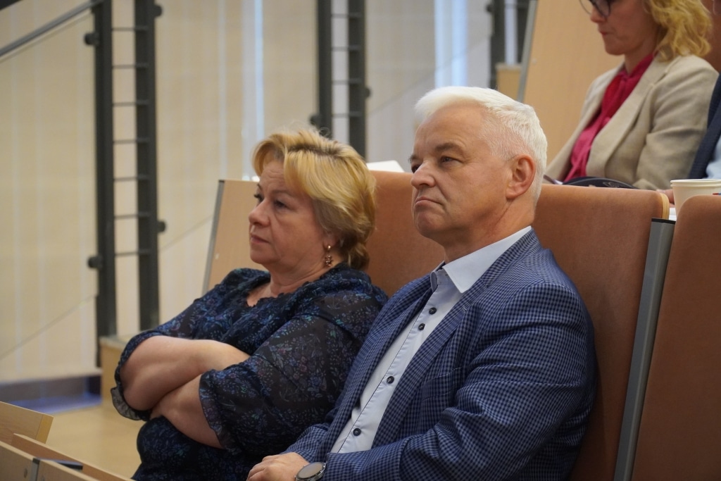 Dyrektorzy szkół na konferencji powiatowej w Polsce