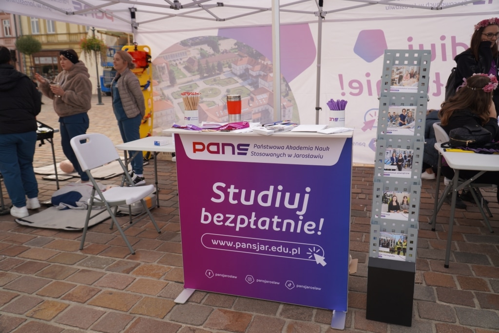 Stoisko PANS w Jarosławiu na Dniu Profilaktyki - Studia bezpłatnie!