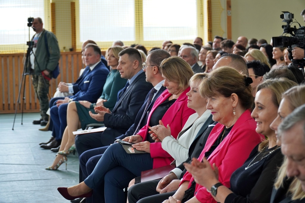 Goście na jubileuszu 85-lecia Zespołu Szkół Drogowo-Geodezyjnych w Jarosławiu.