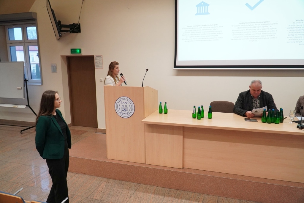 Prezentacja na konferencji naukowej Bezpieczeństwo Informacyjne w Zarządzaniu Kryzysowym