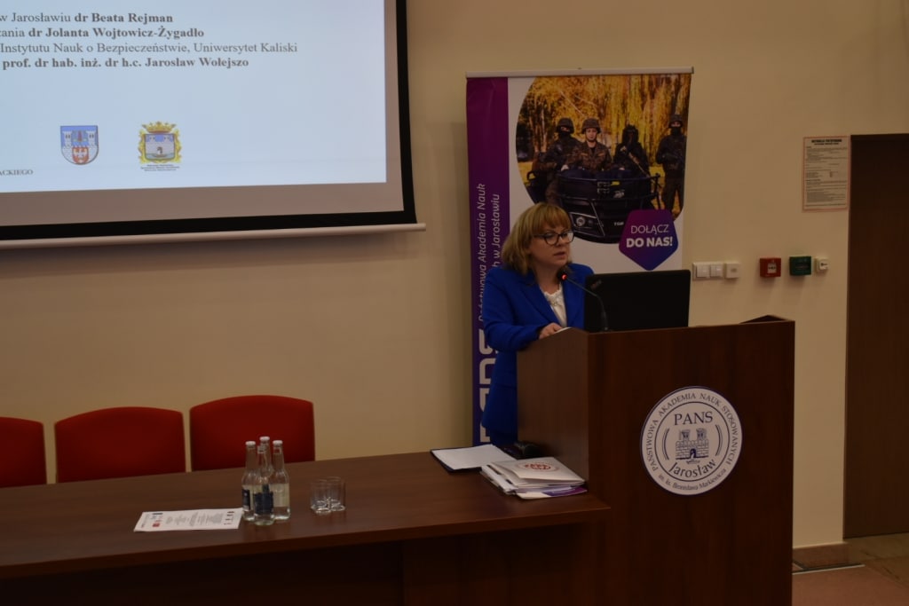 Prelegentka podczas VI Ogólnopolskiej Konferencji Naukowej o bezpieczeństwie informacyjnym.