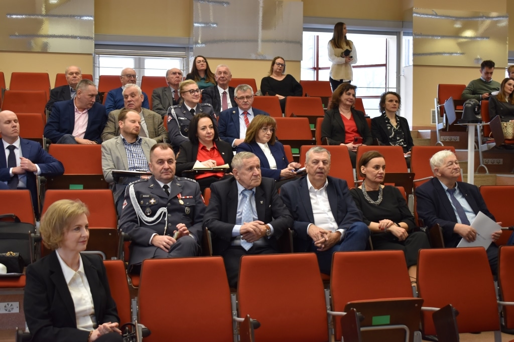 Uczestnicy VI Ogólnopolskiej Konferencji Naukowej o bezpieczeństwie informacyjnym w zarządzaniu kryzysowym.