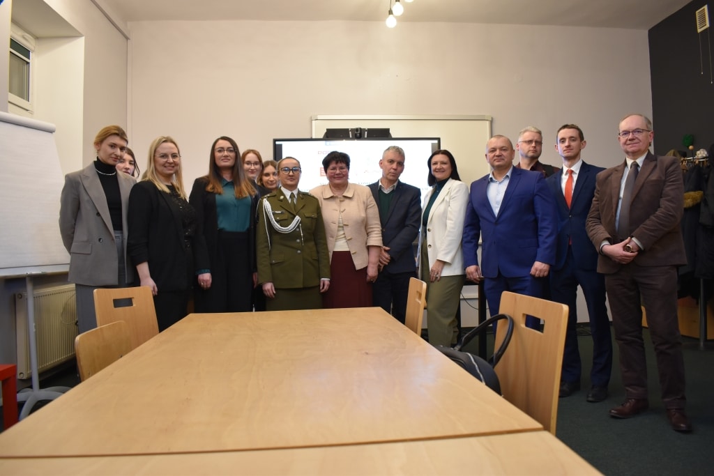 Uczestnicy VI Ogólnopolskiej Konferencji Naukowej „Bezpieczeństwo informacyjne w zarządzaniu kryzysowym”