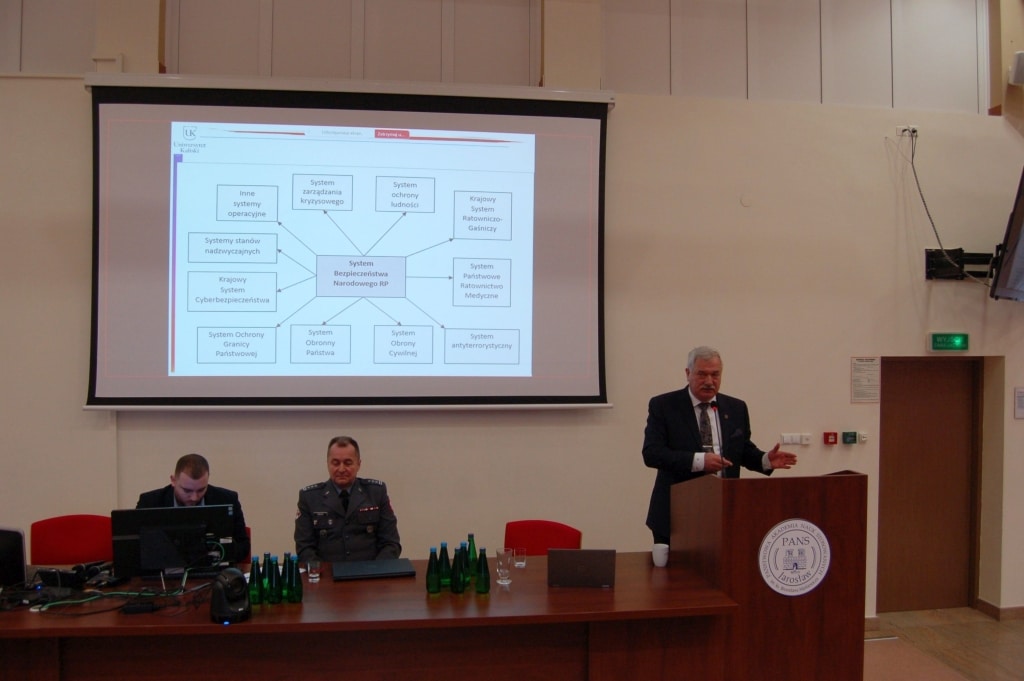 Prezentacja systemu bezpieczeństwa informacyjnego w zarządzaniu kryzysowym.