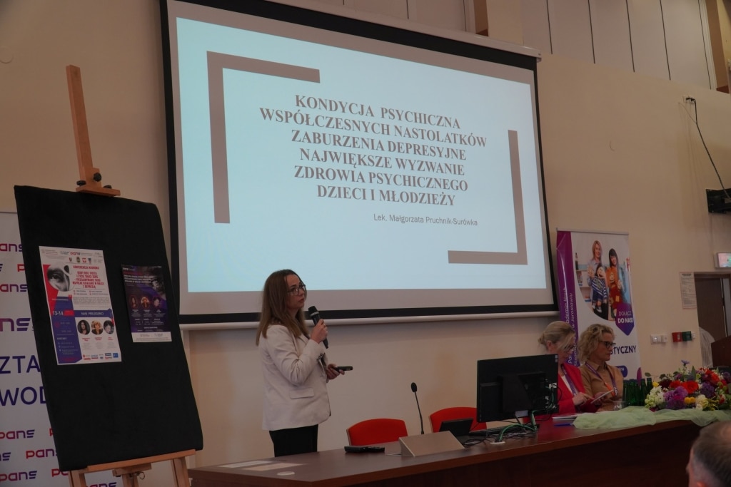 Konferencja naukowa "Kiedy boli dusza" - wykład o kondycji psychicznej nastolatków.
