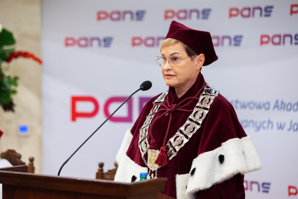 Profesor w todze akademickiej podczas Inauguracji Roku Akademickiego
