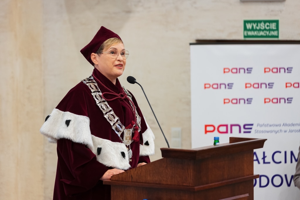 Rektor PANS w Jarosławiu podczas inauguracji roku akademickiego