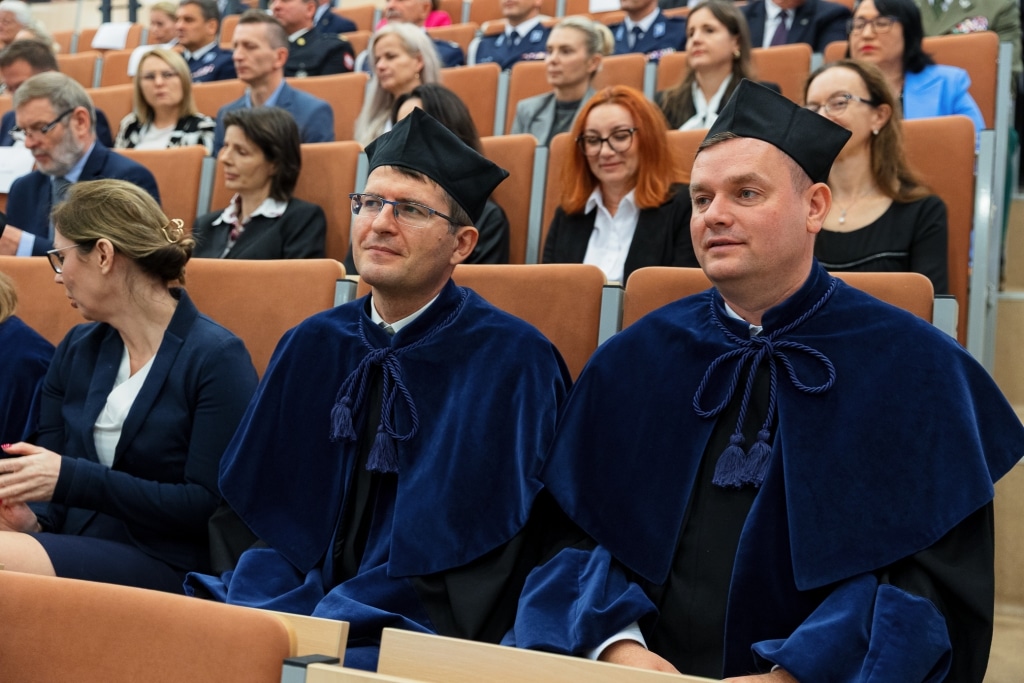 Profesorowie w togach podczas Inauguracji Roku Akademickiego