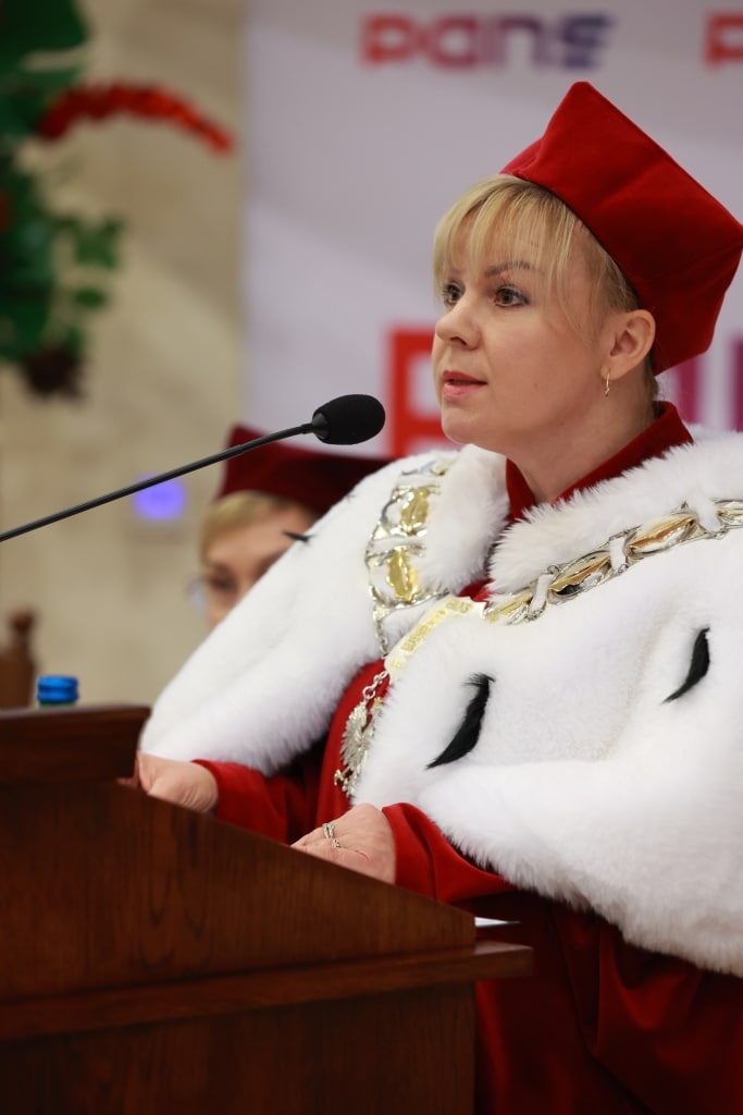 Profesor w todze podczas Inauguracji Roku Akademickiego