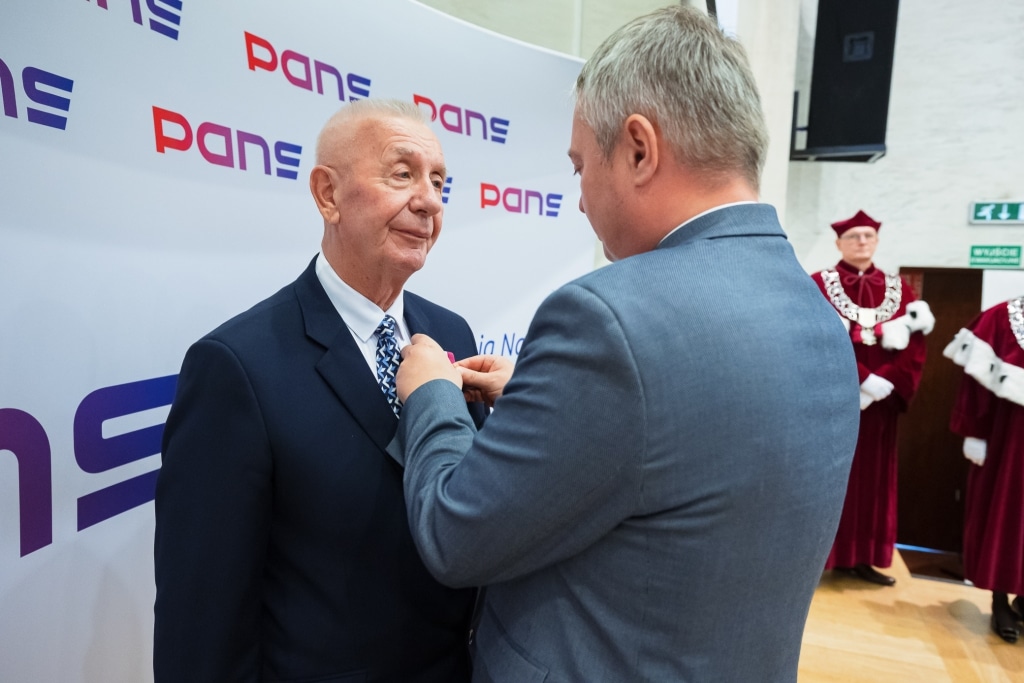 Wręczenie odznaczenia podczas Inauguracji Roku Akademickiego