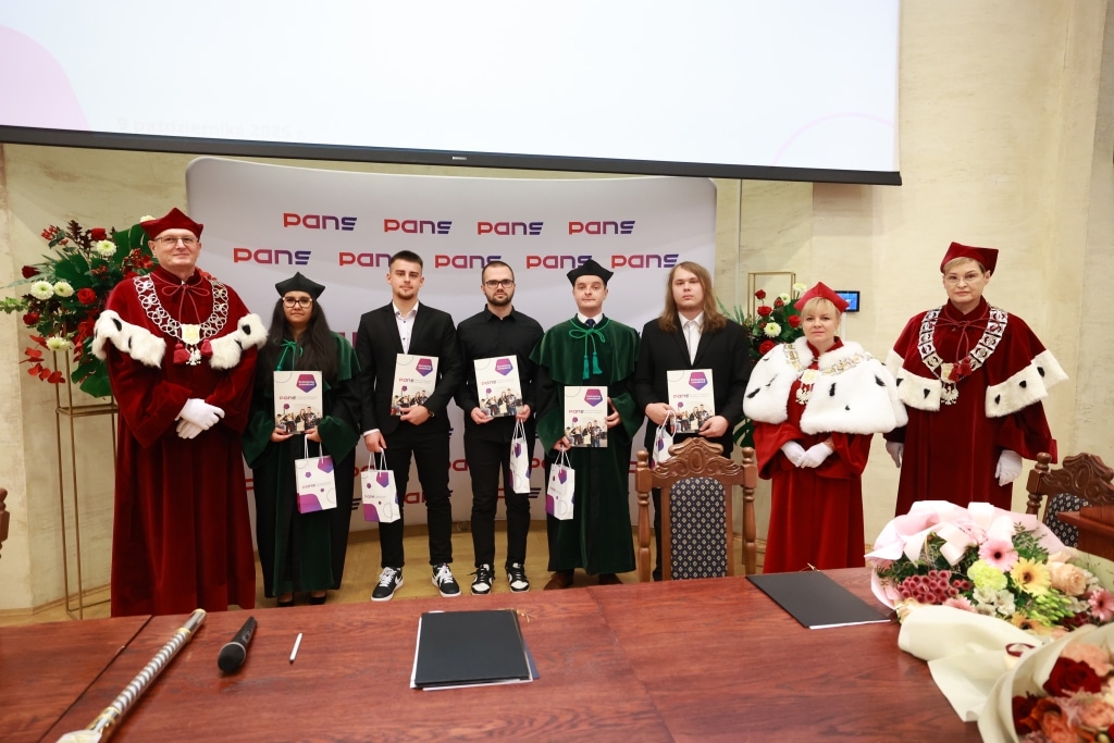 Uroczysta inauguracja roku akademickiego PANS w Rzeszowie z wręczeniem dyplomów.