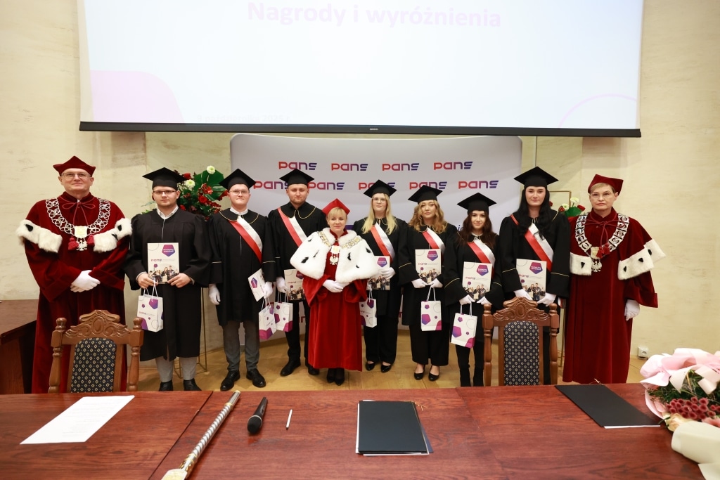 Uroczysta inauguracja roku akademickiego z wręczaniem nagród i dyplomów
