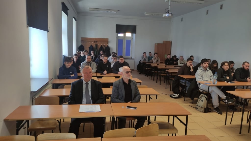Spotkanie z Podkarpackim Centrum Innowacji w sali wykładowej.