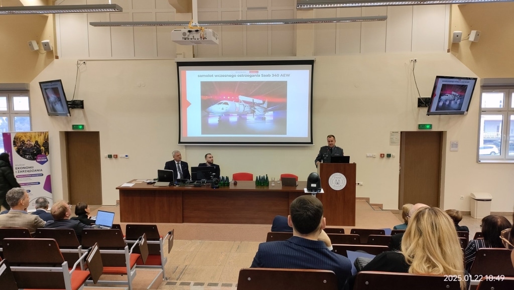 Prezentacja o Saab 340 AEW na konferencji Bezpieczeństwo Informacyjne w Zarządzaniu Kryzysowym