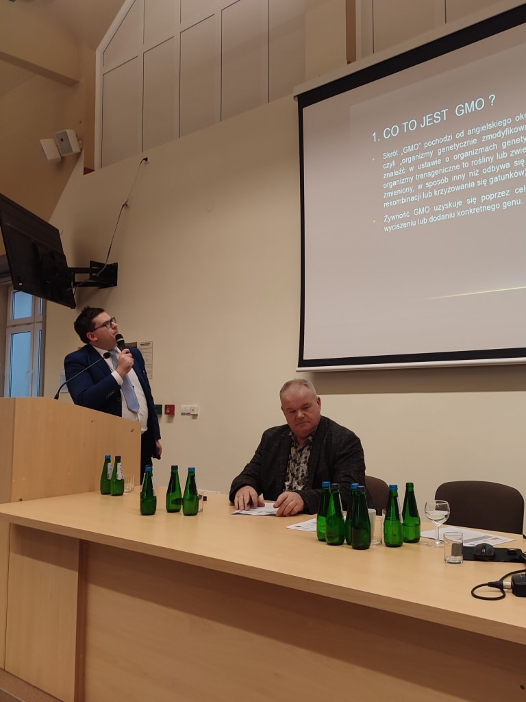 Prezentacja GMO na konferencji naukowej Bezpieczeństwo Informacyjne w Zarządzaniu Kryzysowym.