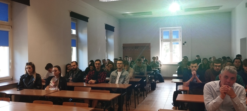 Uczestnicy spotkania z Delegaturą ABW w sali wykładowej