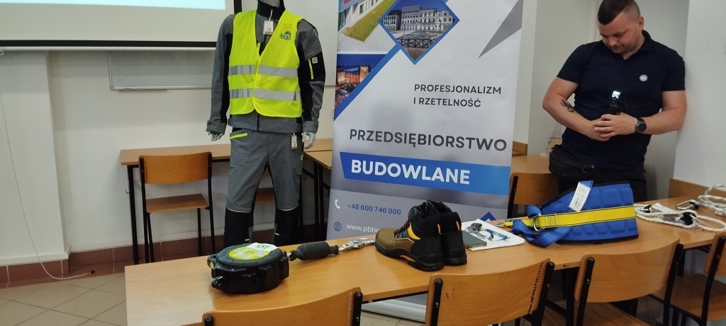 Przedsiębiorstwo budowlane BESTA: spotkanie, odzież robocza, sprzęt BHP