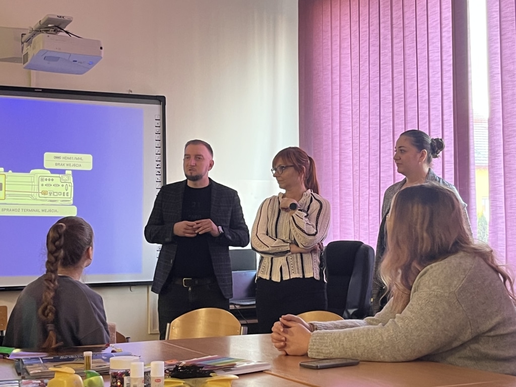 Studenci psychologii na wizycie studyjnej w SOSW w Skawinie