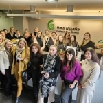 Grupa kobiet na wyjeździe studyjnym w Fundacji Anny Dymnej „Mimo wszystko”